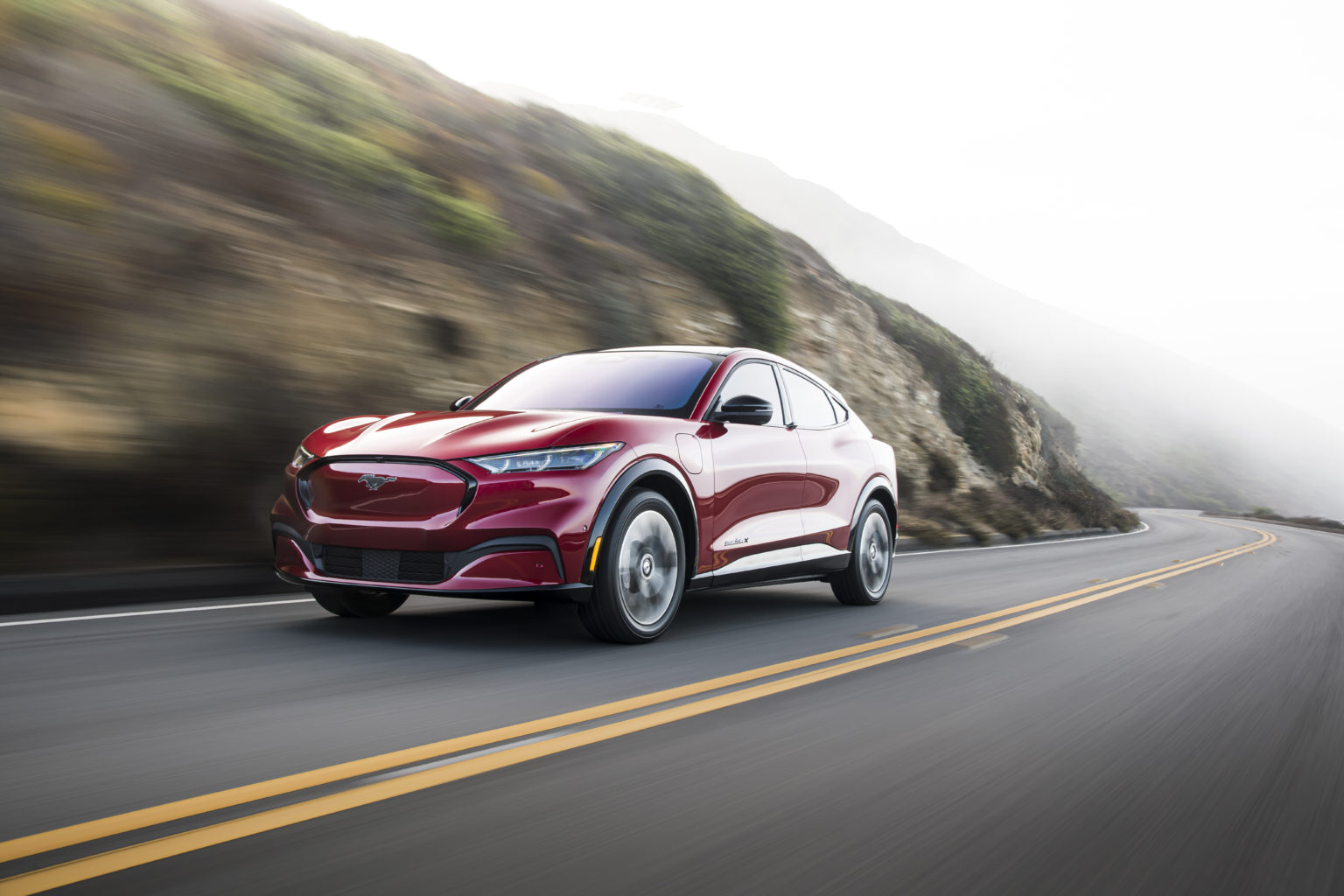 Ford Mustang Mach-E AWD Standard Range