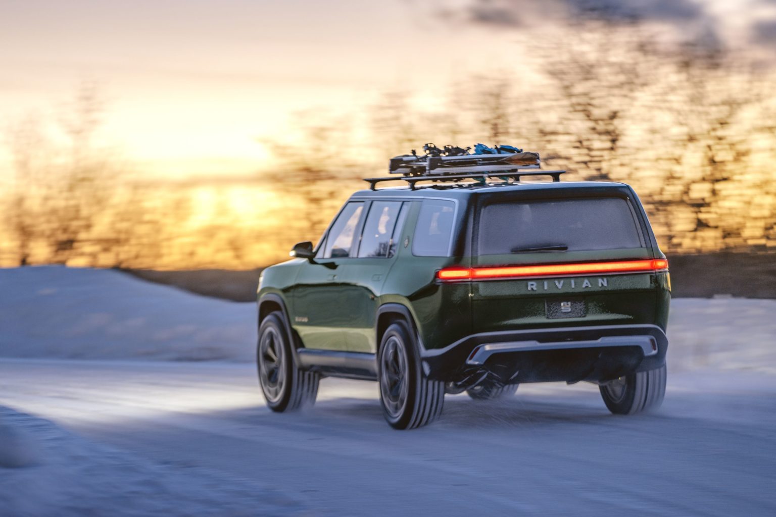 Rivian R1S