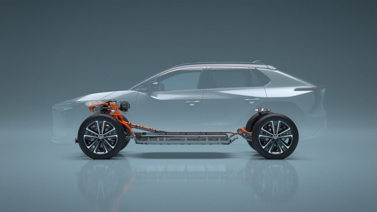 Toyota’dan 1.448 Kilometre Menzilli Elektrikli Araç Geliyor