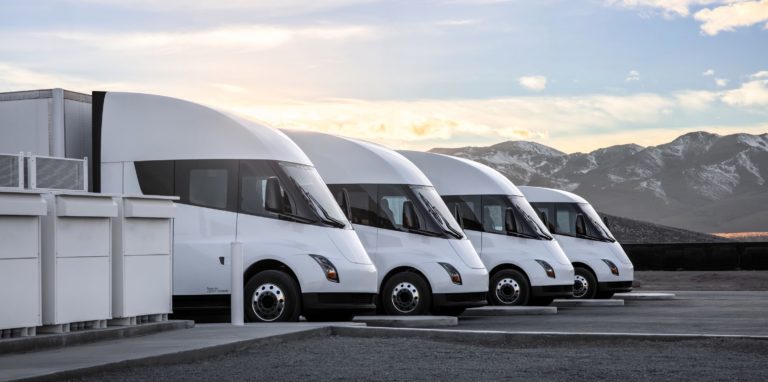 Elektrikli Tır Tesla Semi Resmen Üretilmeye Başladı