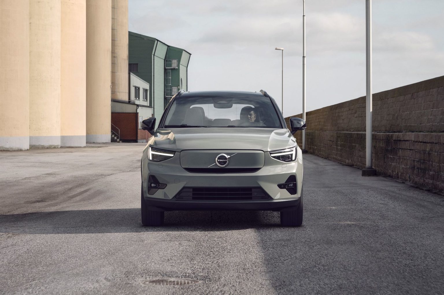 2022 Volvo XC40 Recharge P6