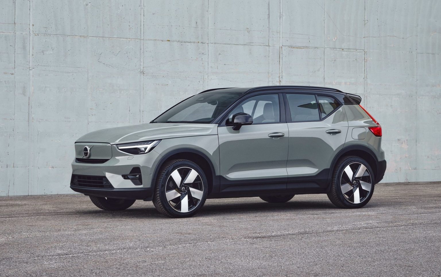 2022 Volvo XC40 Recharge P6