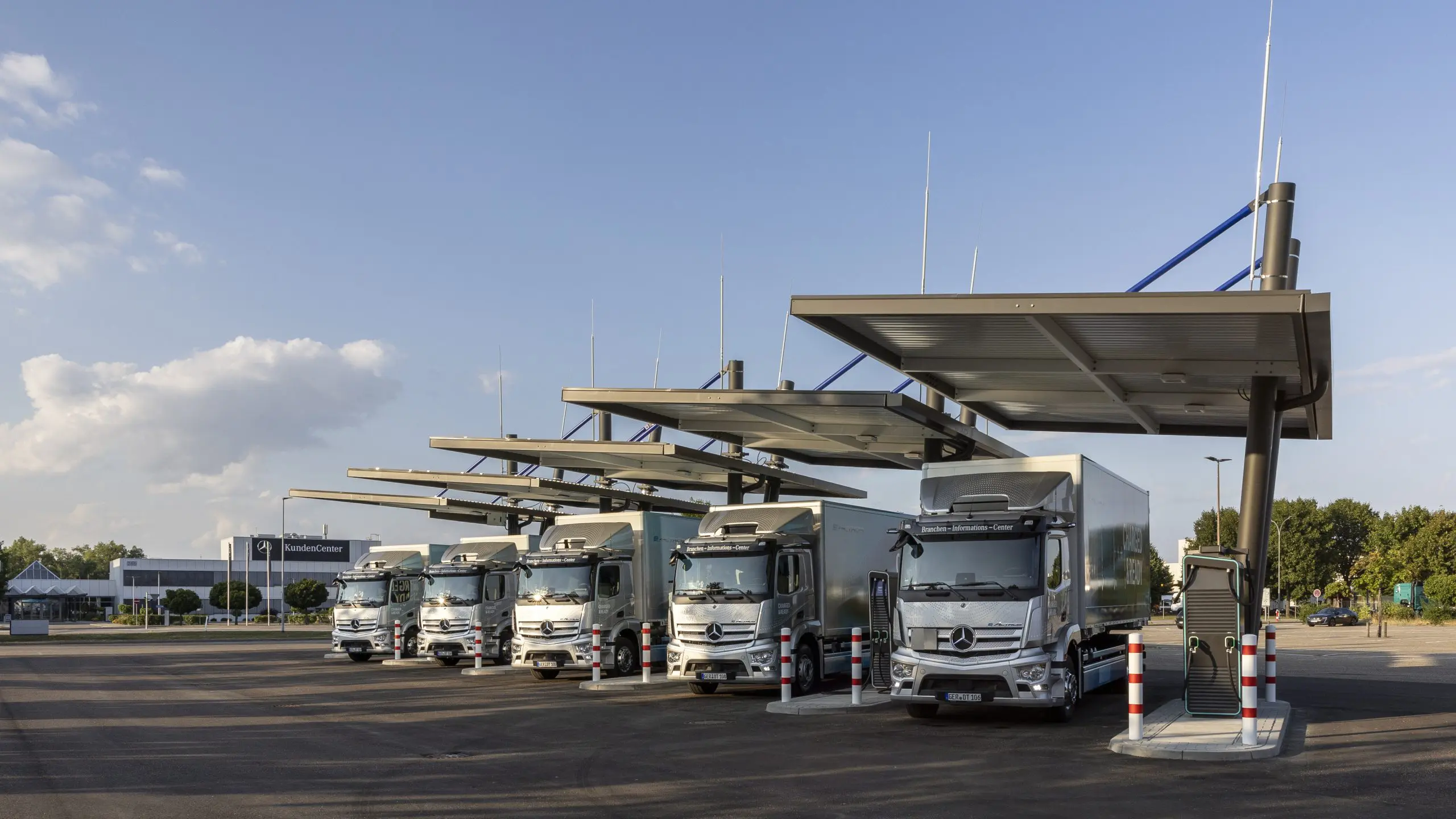 eTruck Charging Park is opened by Daimler Trucks in Germany