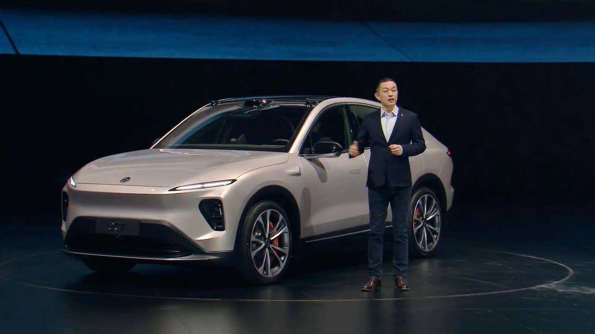 NIO Debuts the ES8 and EC7 Coupe SUV