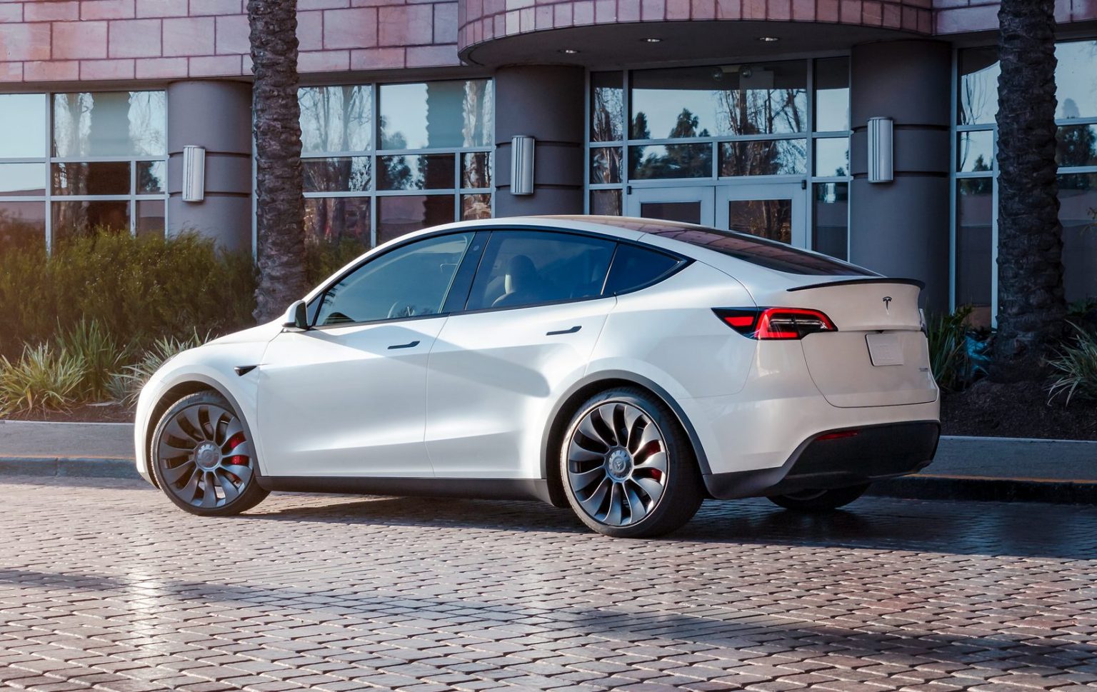 2023 Tesla Model Y Long Range AWD