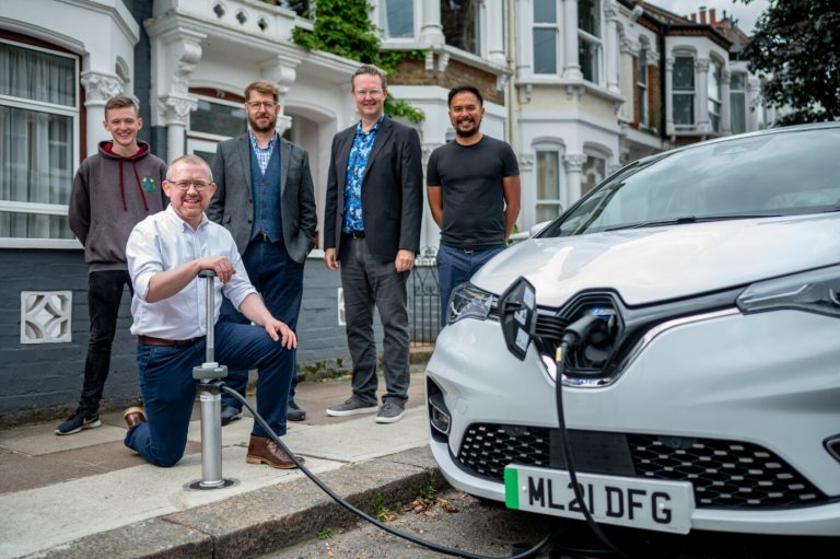 Sidewalk Charging Method for Electric Vehicles Becomes Common!