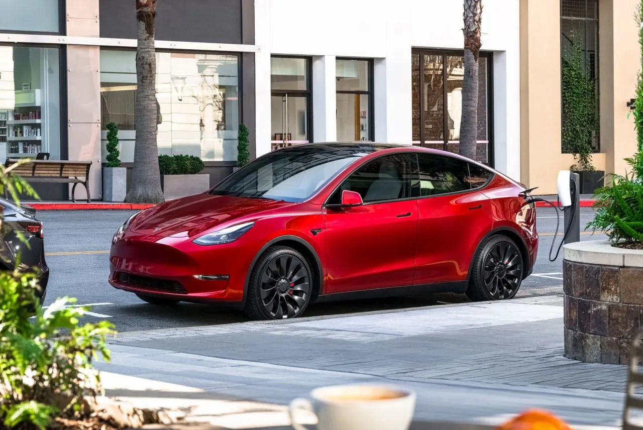 2024 Tesla Model Y Standard Range RWD