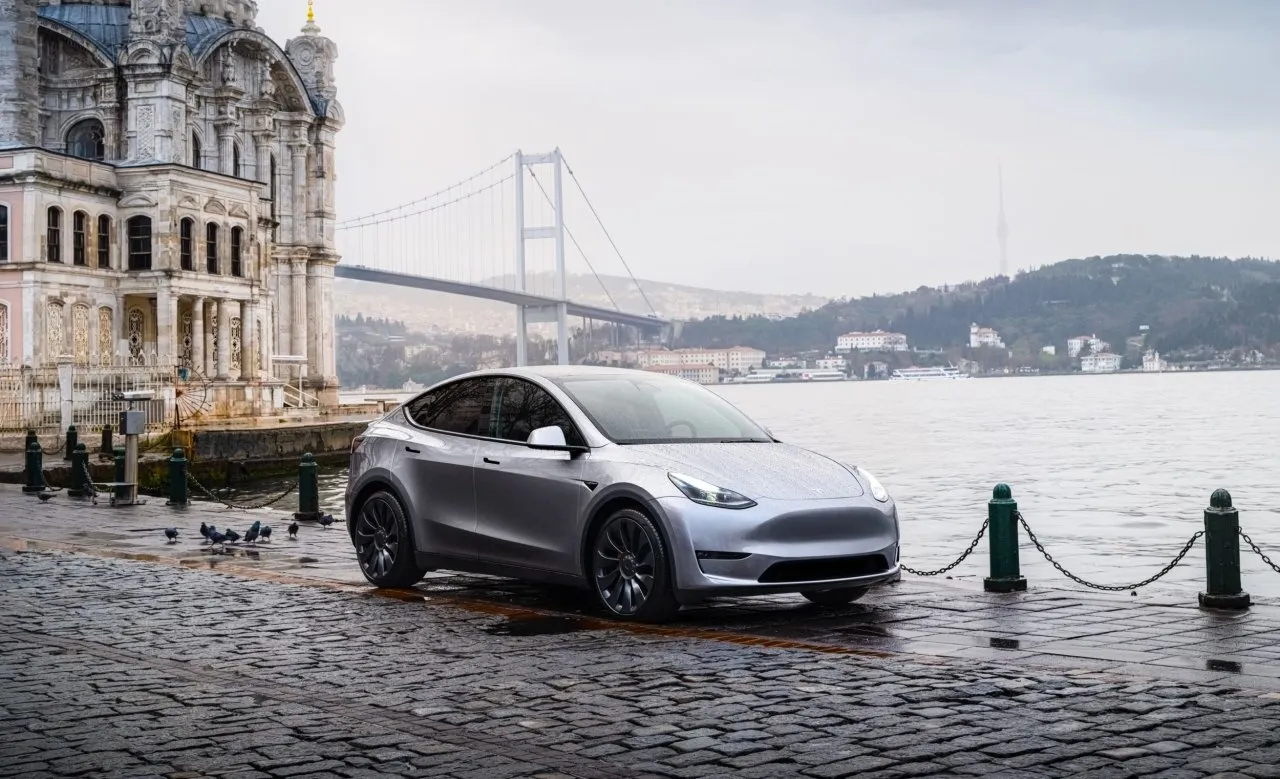 2024 Tesla Model Y Standard Range RWD