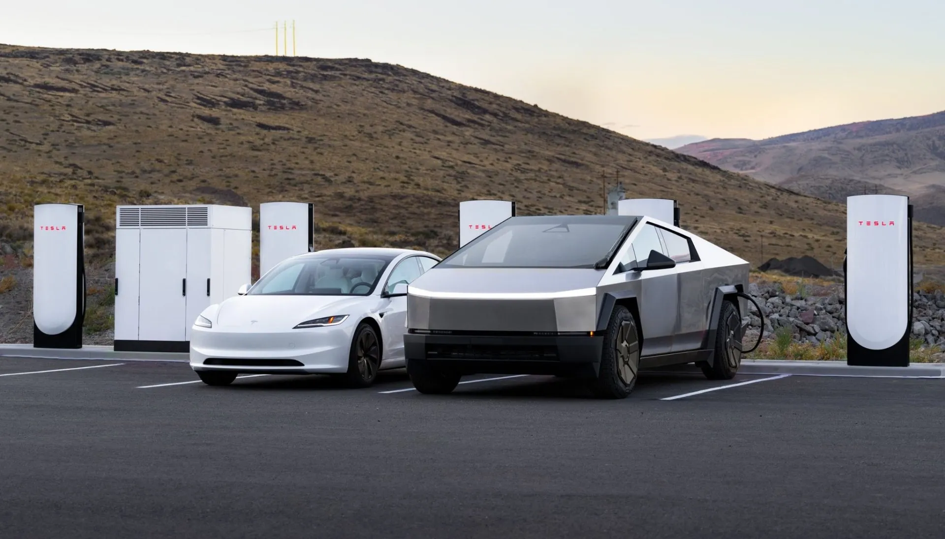 Tesla, İstanbul-İzmir Otoyolu üzerinde yeni şarj istasyonunu kullanıma açtı!