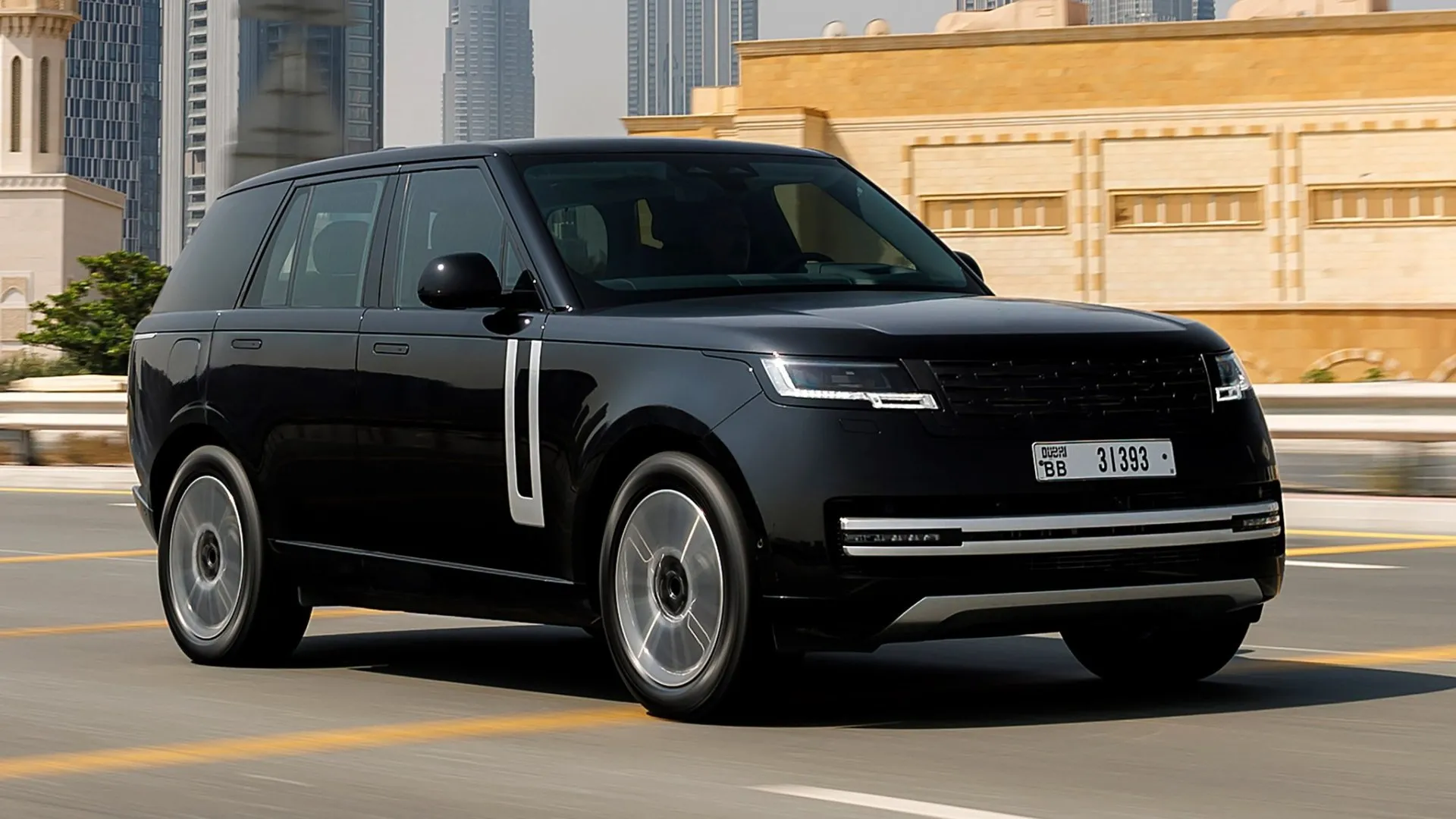 800V mimariye sahip elektrikli Range Rover'dan görüntüler!