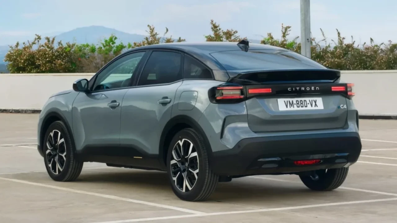 2025 Citroen  e-C4 X