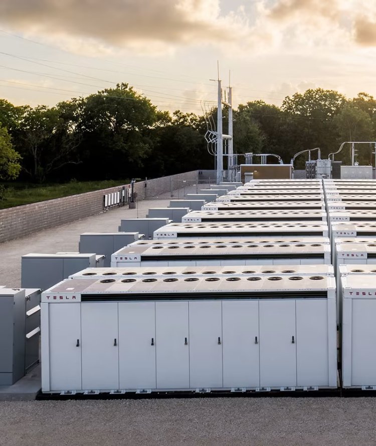 Tesla'nın dev batarya fabrikası resmen açıldı!
