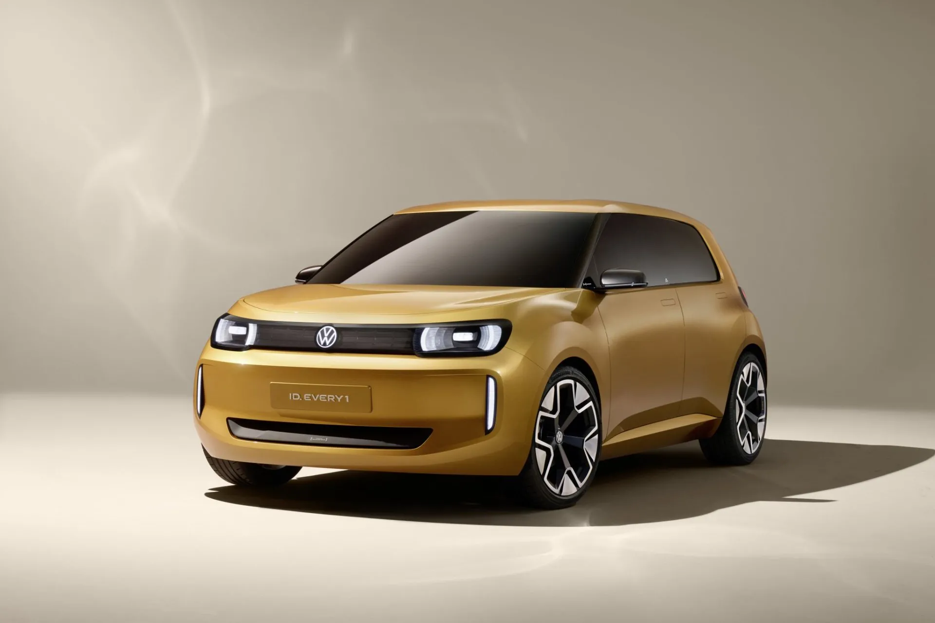 Volkswagen'in 20.000 avroluk ucuz elektriklisinden ilk görüntüler!