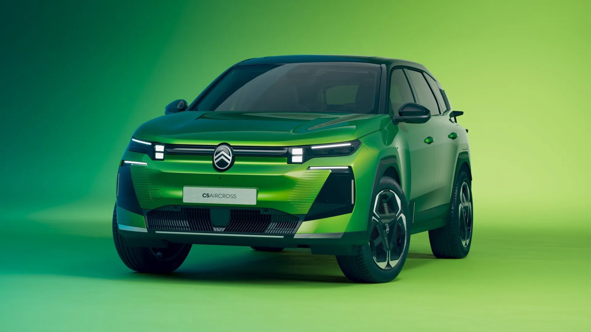 680 km menzilli Citroen E-C5 Aircross tanıtıldı!
