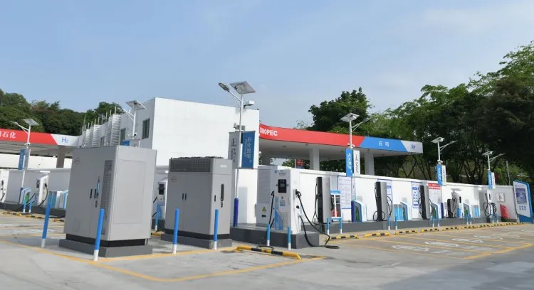 BYD'nin 5 dakikada şarja imkan tanıyan 1.000 kW'lık istasyonlarından ilki resmen kullanıma açıldı!