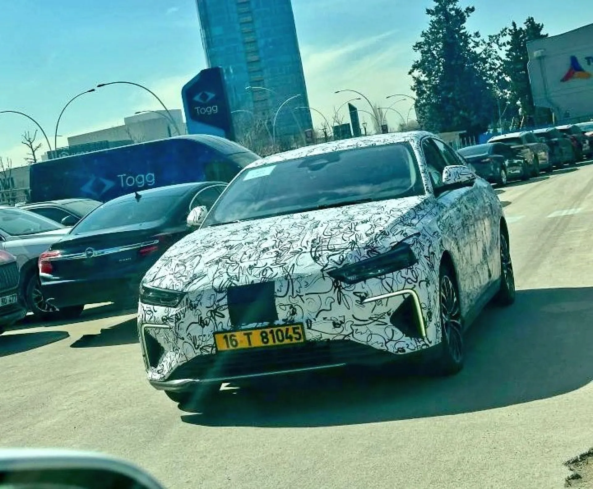 Togg'un sedan modeli T10F'den yeni prototip görüntüleri!