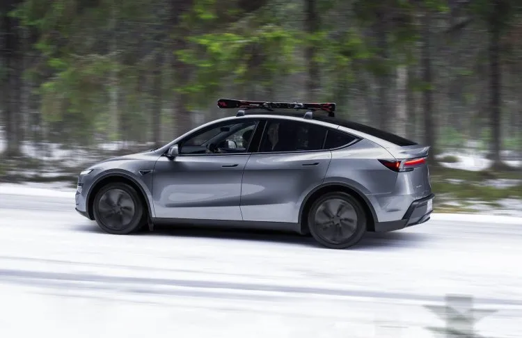 6 kişilik yeni Tesla Model Y geliyor!