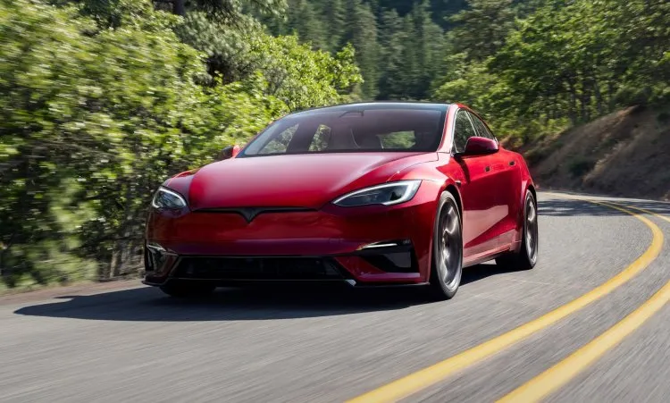 660 km menzile sahip yeni Tesla Model S ve Model X tanıtıldı!
