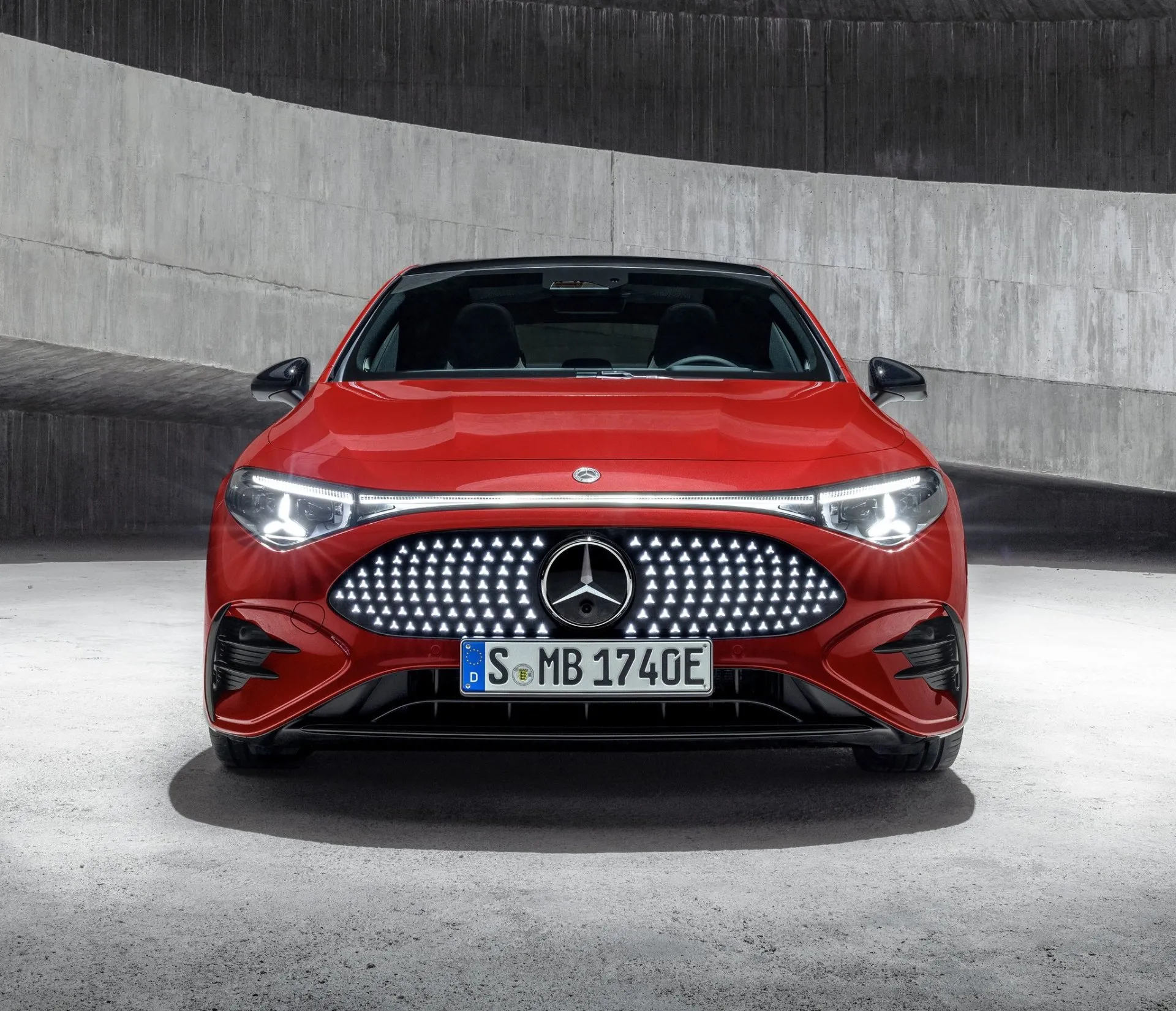 792 kilometre menzilli Mercedes CLA resmen üretilmeye başladı!