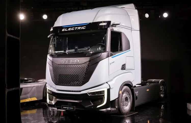 Iveco'dan 1,2 milyon km batarya garantili tır!
