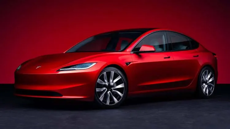 Tesla'nın Avrupa'daki tam otonom sürüş FSD testleri devam ediyor.