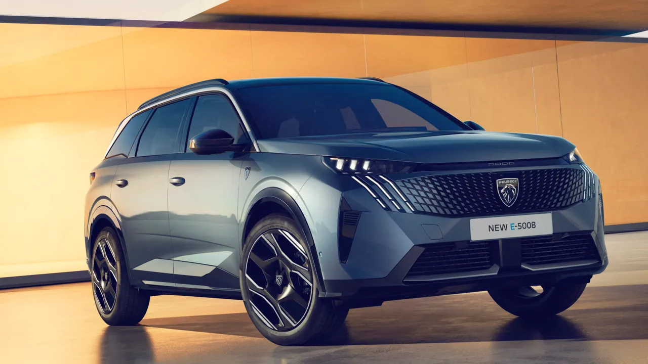 Peugeot E5008