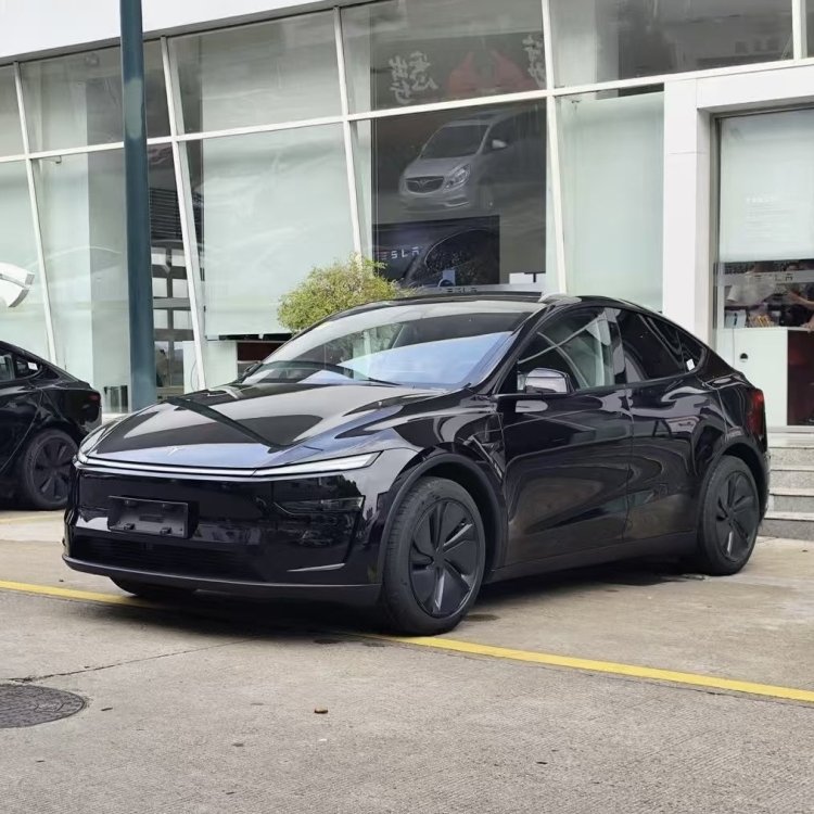 Tesla Model Y artık yeni 'Elmas Siyah' renkte üretilecek!