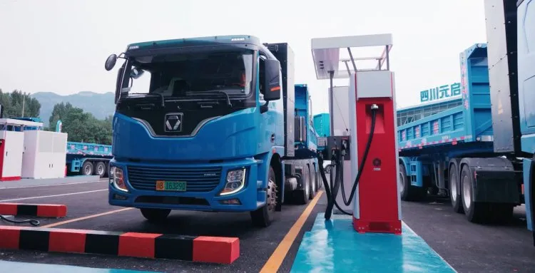 Huawei'den dünyanın en büyük elektrikli tır şarj istasyonu!