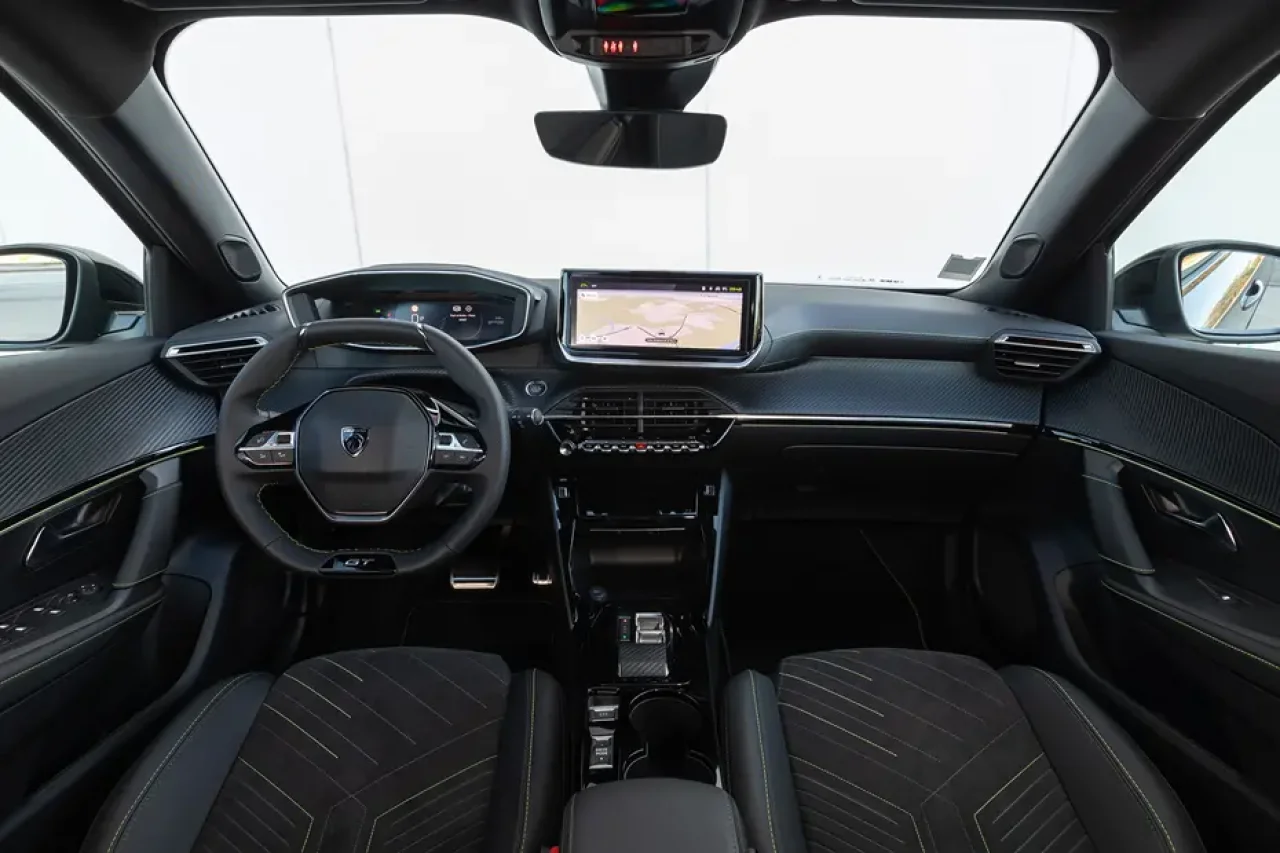 Peugeot e-2008 GT