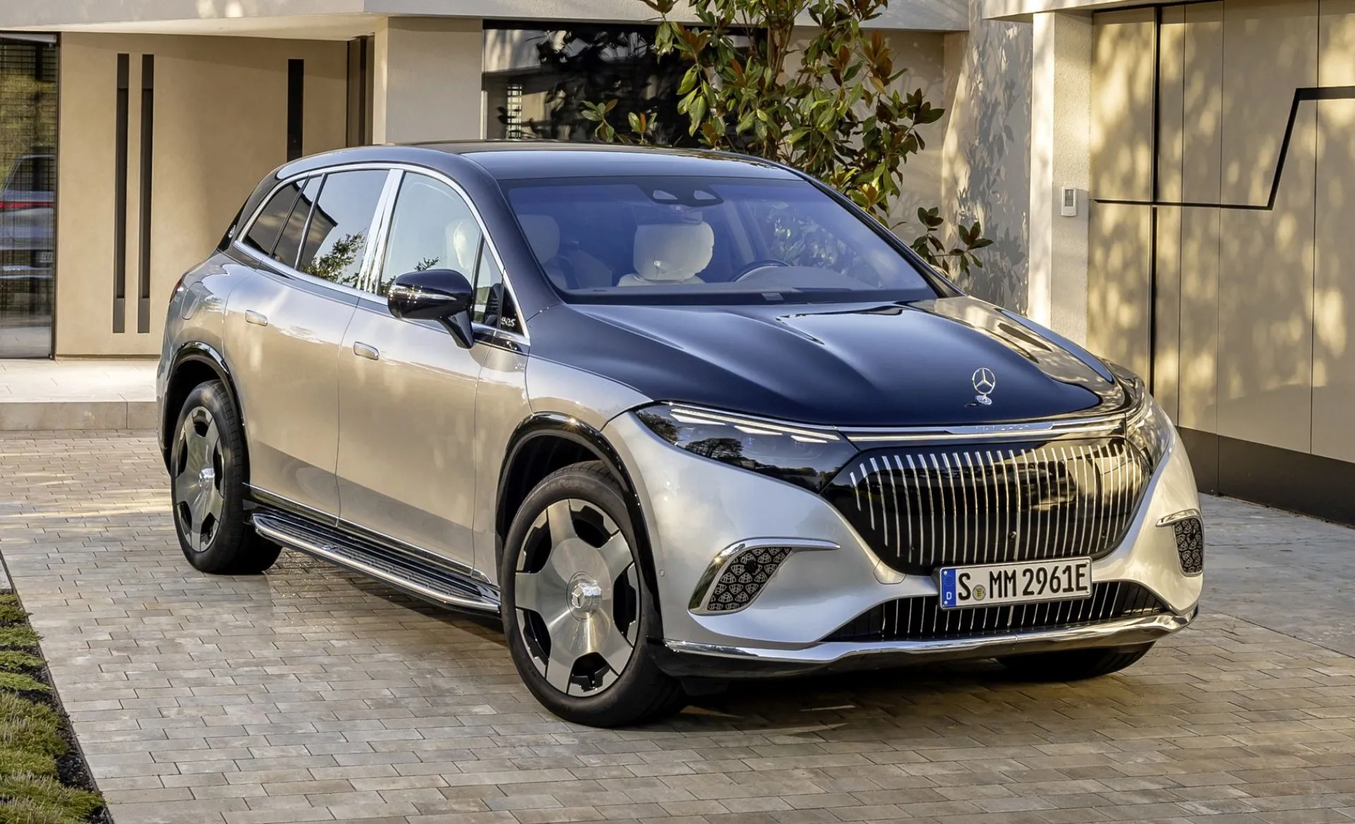 Mercedes'ten 10,8 milyar dolarlık batarya siparişi!
