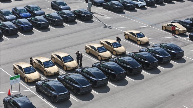 Tesla Cybercab seri üretimde!