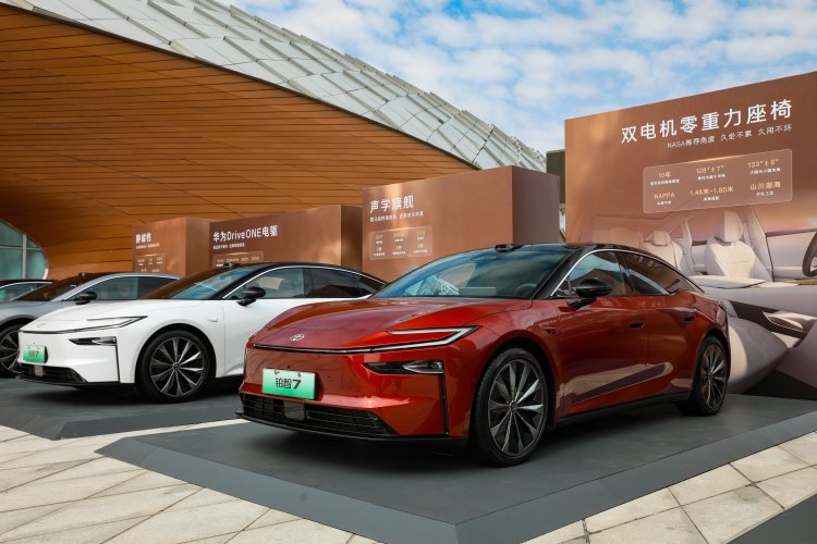 Toyota bZ7 müşterilerle buluştu!