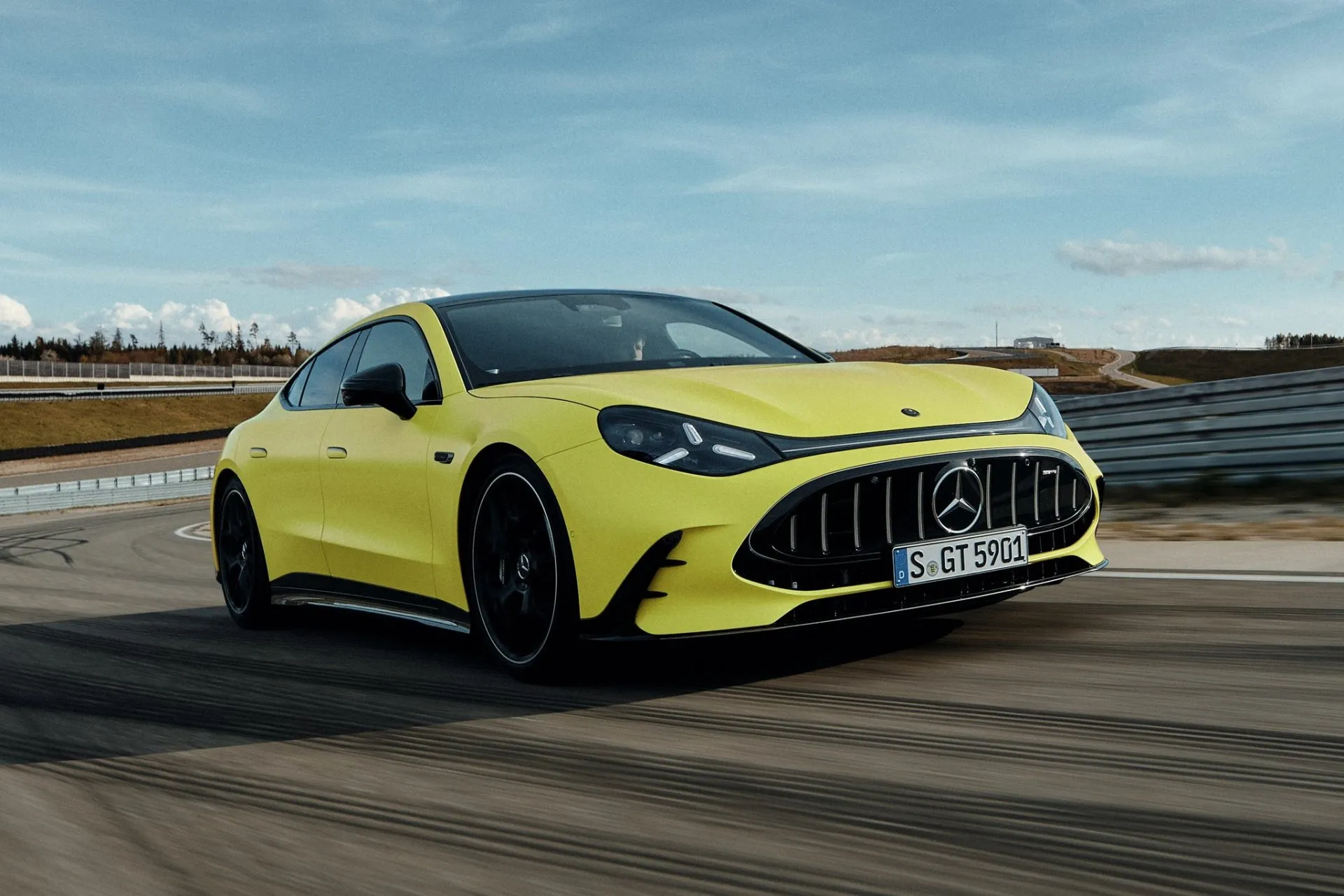 Mercedes AMG GT Coupe tanıtıldı!