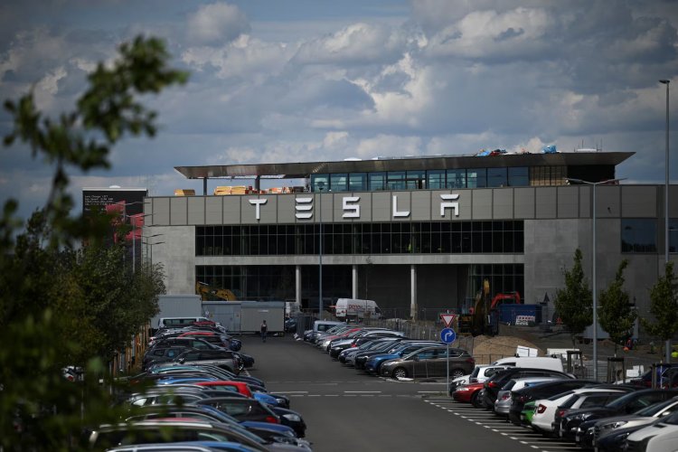 Tesla'dan Avrupa'ya yeni yatırım!