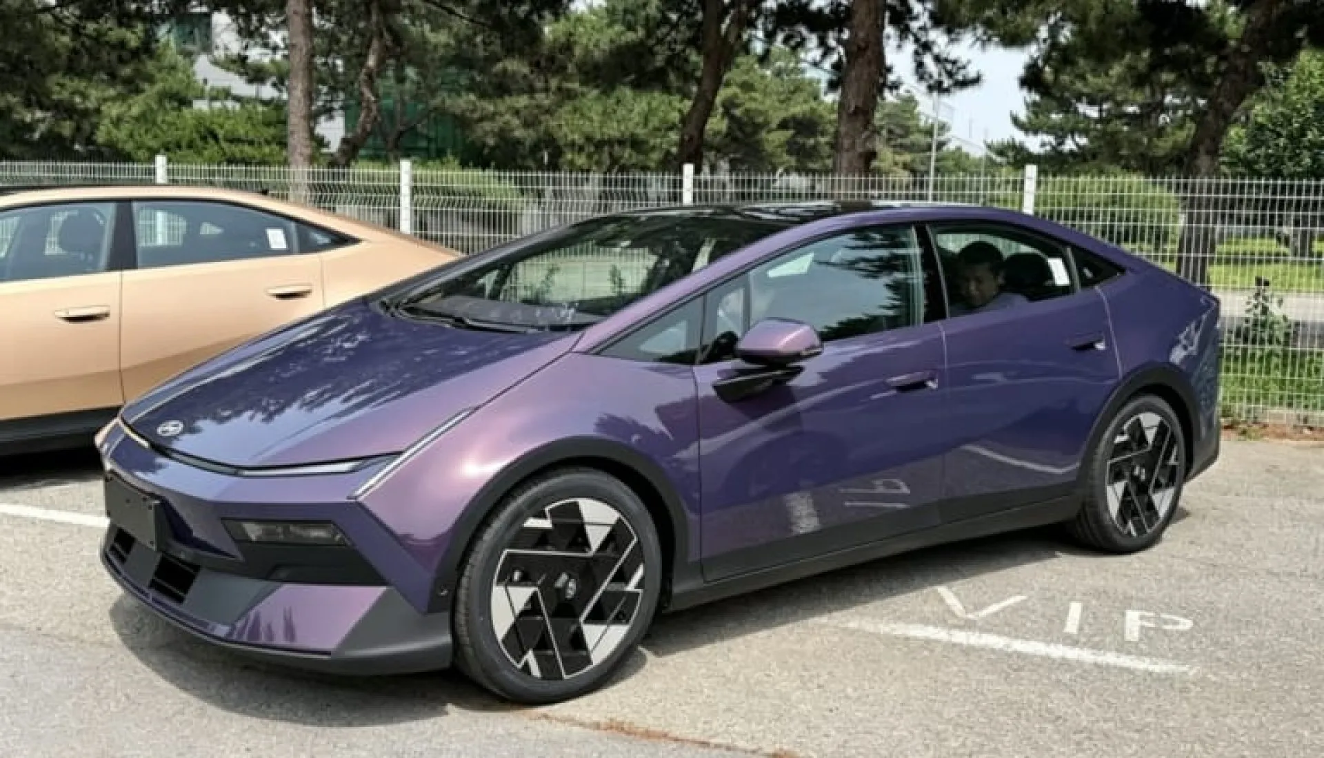 Ioniq V Testlere Başladı!