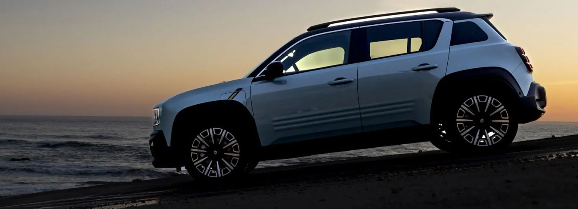 Uygun fiyatlı elektrikli SUV Renault 4 E-Tech satışa çıkıyor!