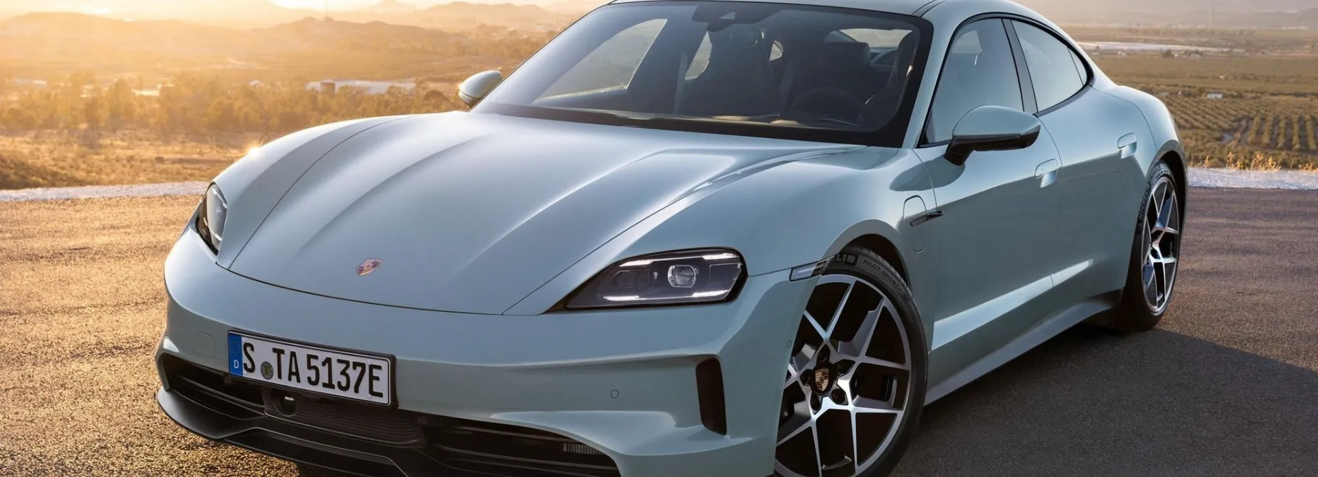 Lüks Çinliler Porsche'yi vurdu!
